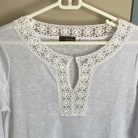 Crosby sheer white shirt with pretty neckline and clasp - Picture 2 of 8